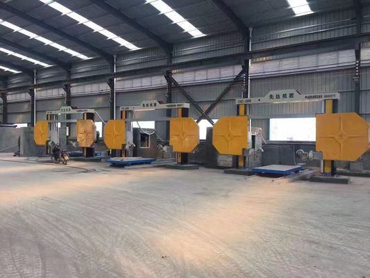 Machine de scie à fil diamanté à commande CNC, avec une précision de coupe élevée et une liaison à quatre broches pour la coupe de la pierre