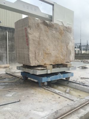 Machine de sciage à fil diamanté CNC avec taille de traitement maximale de 3500*3000*1800mm et moteur principal de 11kw pour la découpe de pierre