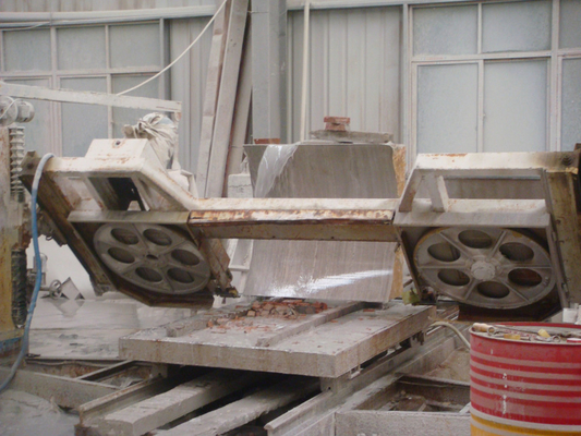 Machine à découper la pierre à plaque circulaire CNC à grande vitesse