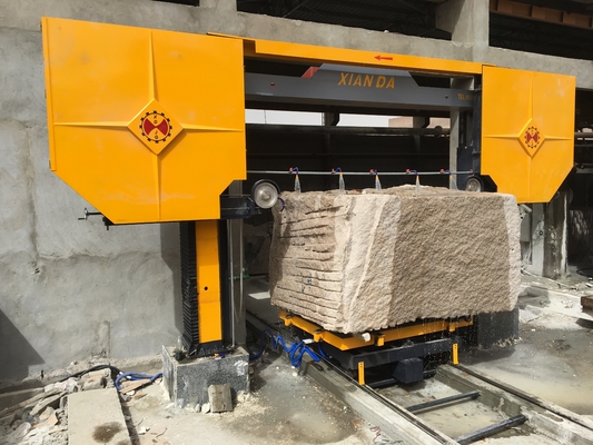 Machine à scie à fil de pierre diamantée pour le carréage de blocs et la coupe de dalles