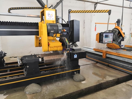 Matériau métallique quatre pièces de machine de coupe à baluster alimentation en courant alternatif