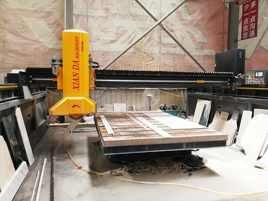 Machine à découper les dalles de pierre à grande vitesse