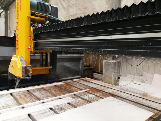 Machine à découper les dalles de pierre à grande vitesse
