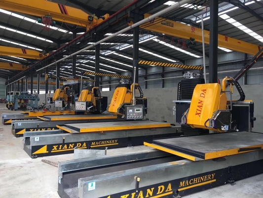 Machine à découper à haute vitesse CNC à profilage linéaire pour couper des balustres carrées