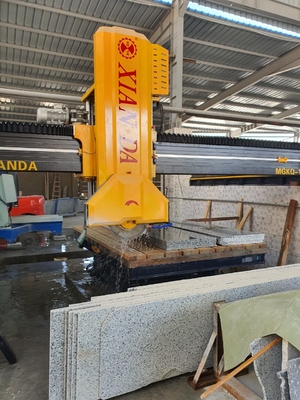 57/67kw Four Column Middle Block Cutter Machine avec un diamètre de lame de 2200 à 2800 mm