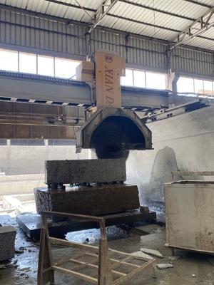 Machine de découpe de ponts en blocs de haute précision pour 15 m3/h Système de consommation et de sécurité d'eau