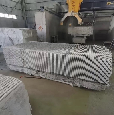 Machine de découpe de blocs à double entraînement à haut rendement