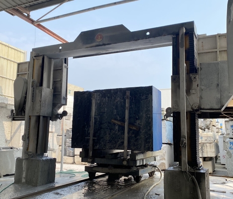 1300*2500mm Trolley Stone Machine pour le fractionnement des blocs et la consommation d'eau de 4m3/h