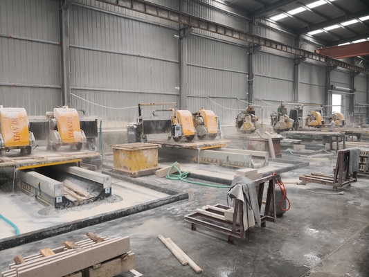 Facile à utiliser Machine de profilage linéaire CNC pour la courbe linéaire