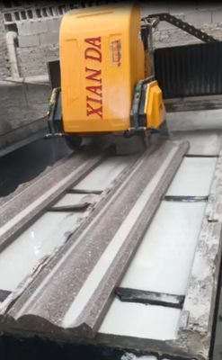 Coupe brute et fraisage fin Machine de coupe de pierre linéaire à 3 axes pour les garde-corps carrés