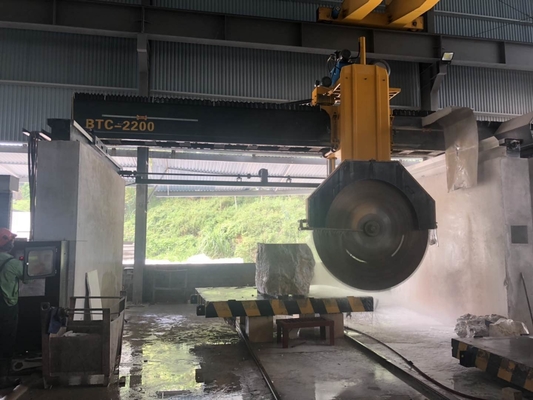 Machine de coupe de blocs pour le granit et le marbre