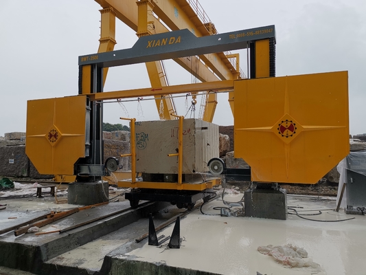 Taille maximale de traitement 3500*3500*2100 mm Machine à scie à fil de diamant pour la coupe lourde