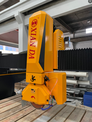 Machine de découpe de scies à pont Xianda pour le mouvement automatique de la table de profilage