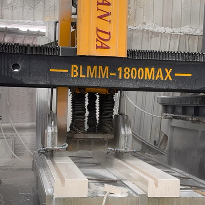 Machine de découpe et de fraisage linéaire à double poutre à haute performance pour la fabrication de formes spéciales à grande échelle