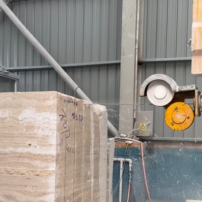 Puissante machine à scie à fil de diamant CNC pour une coupe précise et rapide