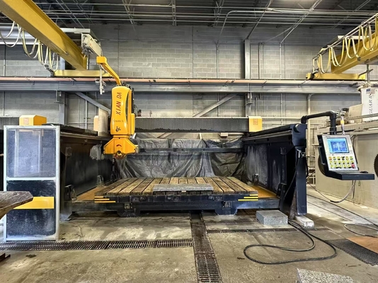 Machine à découper les ponts CNC multifonctionnelle à 5 axes pour le traitement de la pierre