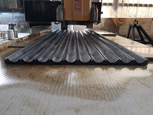 Machine de découpe et de fraisage linéaire de type pont de pierre de haute précision contrôlée par CNC pour le profilage de marbre / granit