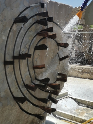 Machine à coudre à fil de diamant CNC à 4 axes, découpe de pierre de précision pour des formes spéciales et des dessins incurvés