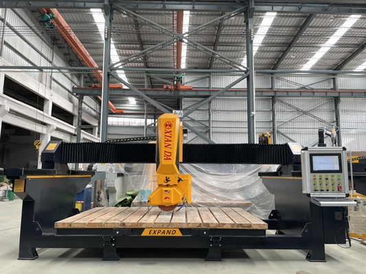 Machine à découper à la scie de pont CNC à 4 axes pour la découpe, le fraisage, le forage, le traitement de la pierre, le granit, le marbre, le quartz, le comptoir de cuisine, la dalle, le coupe-goutte