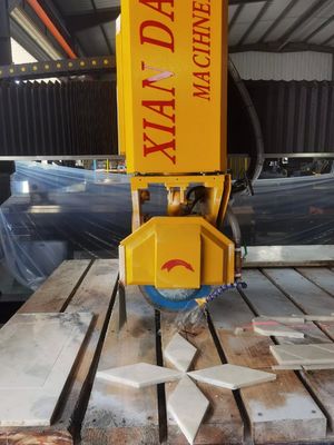 Infrared Middle Block Bridge Cutting Machine with 3200*2000mm Worktable 0-85° Tilting and 0-90° Rotation for Granite & Marble