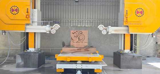 Découverte 4-2500 Scie à fil de diamant CNC pour la coupe de pierre