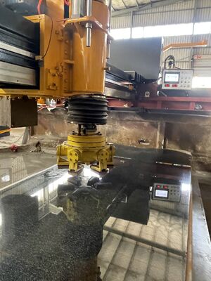 Machine de broyage automatique à haute performance de type pont pour le traitement de la pierre