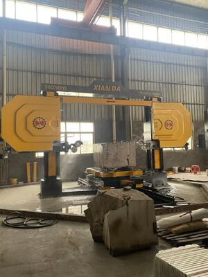 Découverte de la machine à scie à fil de diamant CNC à 5 axes