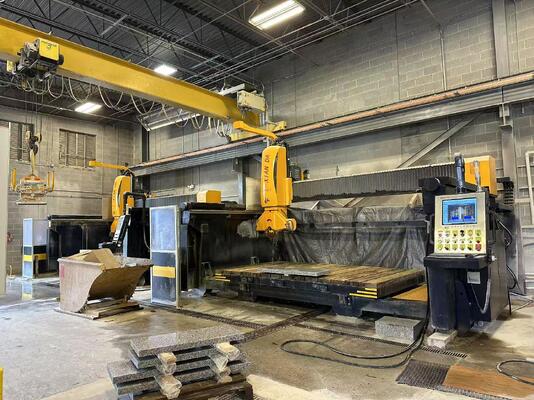 Machine de découpe pont automatique 5 axes avec système DDX pour le traitement de la pierre 3200×2000×180mm