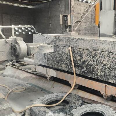 Xianda nouvelle scie à fil de diamant CNC avec moteur moteur certifié CE 380V/50Hz 11KW 6000kg pour la coupe de pierre