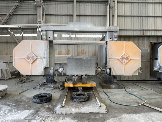 Machine de découpe de fil diamanté CNC 4 axes compacte pour le profilage de marbre et de granit - Petite machine de découpe de pierre avec certificat CE