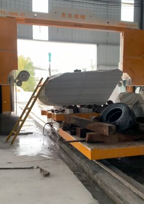 Machine de sciage à fil diamanté CNC avec taille de traitement maximale de 3500*3000*1800mm et moteur principal de 11kw pour la découpe de pierre