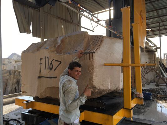 Machine à scie à fil de diamant à commande PLC avec entraînement à vis synchrone pour la division de blocs de marbre et de granit de 3000 × 3000 × 1500 mm