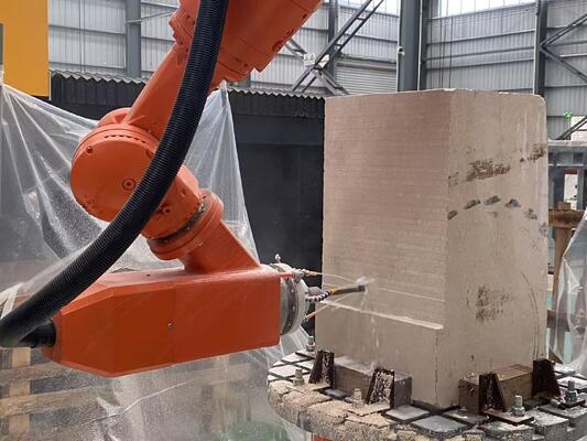 Machine de découpe de pierre robotisée CNC 6 axes avec contrôle interpolé et broche BT40 pour sculpture à grande échelle jusqu'à 3100 mm