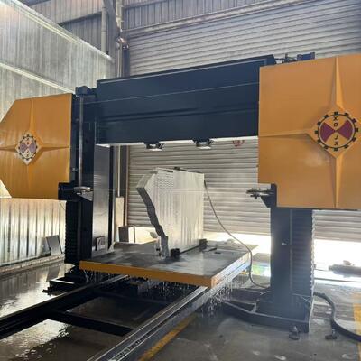 Machine de découpe CNC de précision pour le traitement de blocs en céramique mousseuse