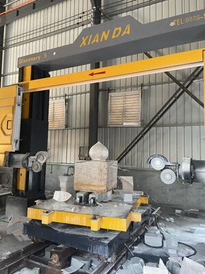 La découverte de Xianda 5 Axis CNC Diamond Wire Saw Machine pour le marbre et le granit 3D Arc Column Shaping Stone Profiling Cutter