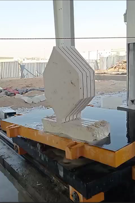 Machine de scie à fil diamanté CNC Discovery 4 avec table de travail servo-entraînée à 360° et vitesse de coupe de 20-40 M/S pour la découpe de pierre de précision