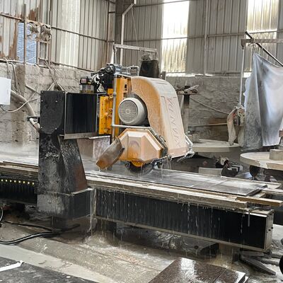 Machine de profilage de ligne de pierre à commande PLC avec coupe à double lame et cadre en acier soudé à haute résistance