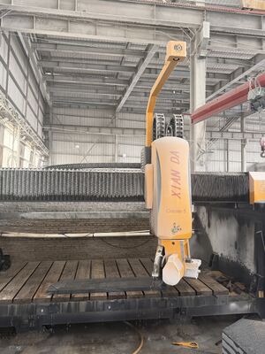 Machine de découpe de pont CNC 5 axes avec rotation de lame à 360° pour le traitement de la pierre de 3200x2000mm