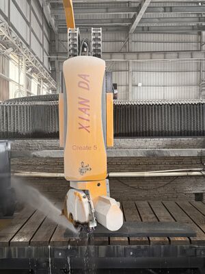 Machine de découpe de pont CNC 5 axes avec rotation de lame à 360° pour le traitement de la pierre de 3200x2000mm