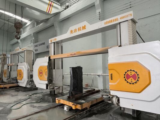 Machine à coudre CNC à fil diamanté avec table rotative à 360° et broche de 15 kW pour une haute précision de coupe