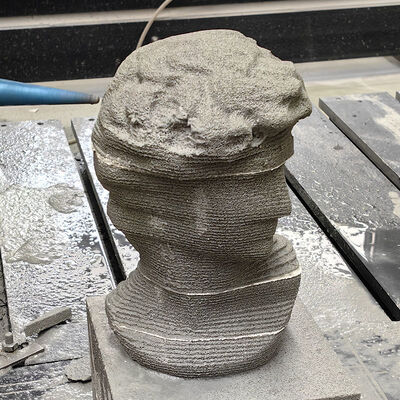 Centre d'usinage CNC 5 axes Leader 1500 1500CM pour la découpe et le fraisage de granit, marbre et quartz pour plans de travail et colonnes romaines