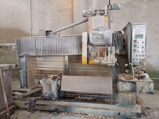 Découpeuse solide 200x3500mm de la colonne 380V de commande numérique par ordinateur