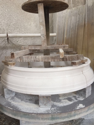 Découpeuse 2500mm de profil de pierre de base de chapeau de colonne